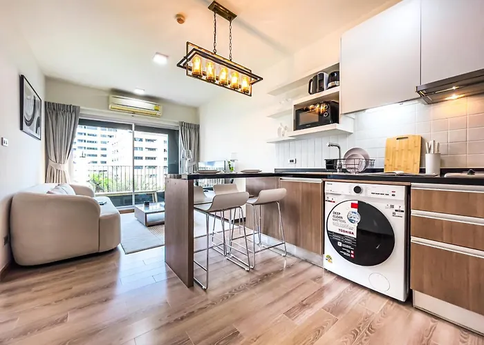 Prime Sukhumvit Living - Bts Phrom Phong - Ultra Fast Wifi *