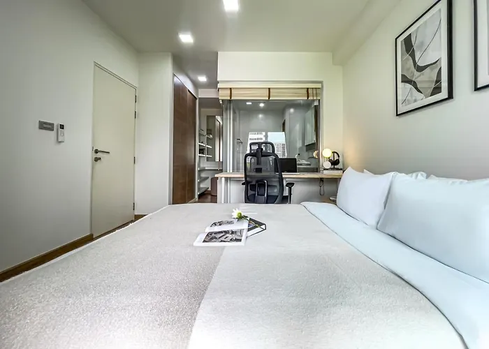 Prime Sukhumvit Living - Bts Phrom Phong - Ultra Fast Wifi *