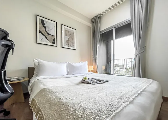 Prime Sukhumvit Living - Bts Phrom Phong - Ultra Fast Wifi *